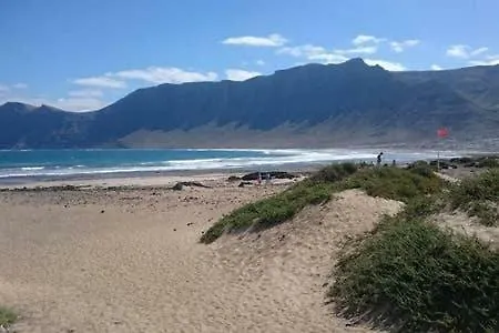 Casa Sra Reyes Famara Сasa de vacaciones Teguise (Lanzarote)